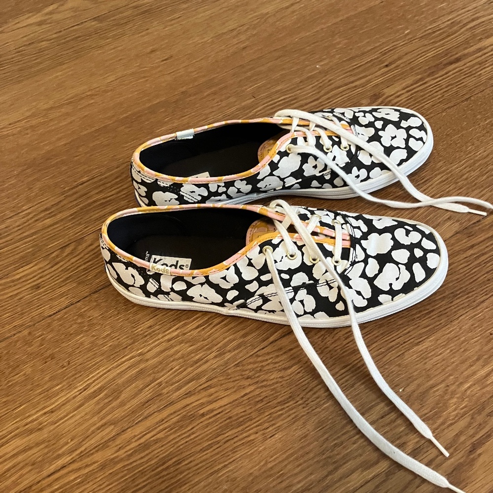 Black and white floral keds with contrast tongue